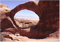 [ double-O arch im arches national park ]